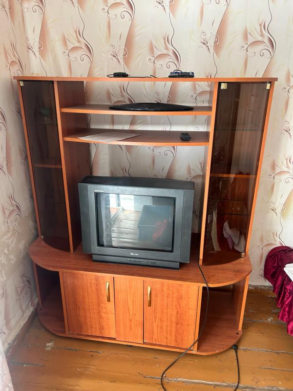 Продам: горка -1200руб., тумбочки-500руб., телевизор-500руб., стиральная машинка - 3000руб., газовая - Новотроицк