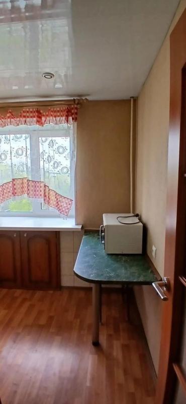 Предлагаем Вашему вниманию светлую уютную квартиру  с хорошими ремонтом по приемлемой цене
• г. - Новотроицк