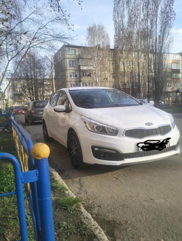 Продам автомобиль Киа Сид: выпуск декабрь 2015, куплен  в апреле 2016. - Гай