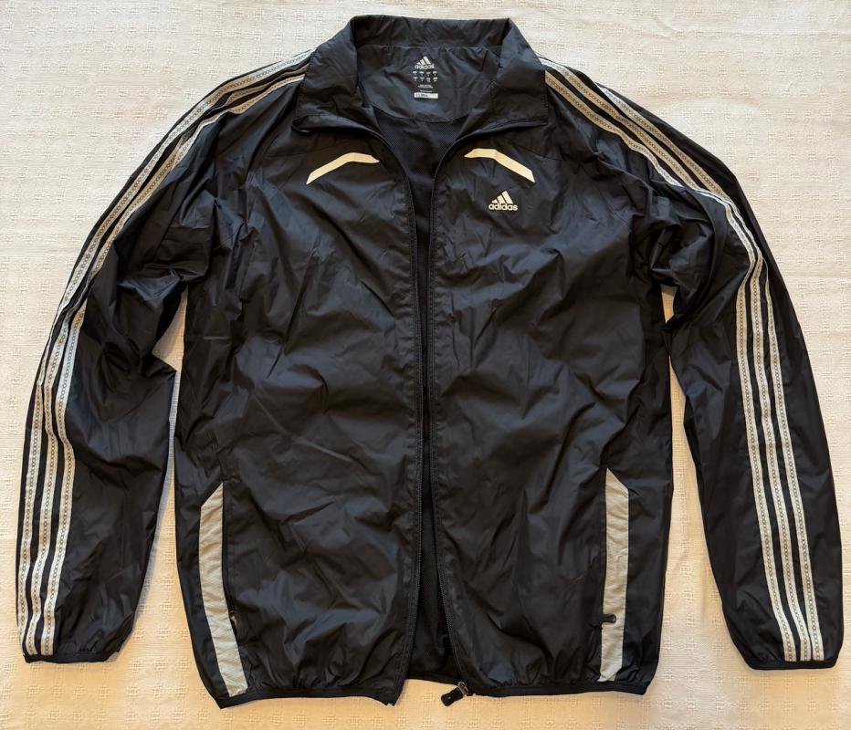 Продаётся спортивный костюм мужской Adidas (Китай) в хорошем состоянии, размер S (44-46) подходит по - Новотроицк