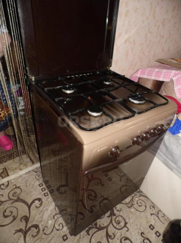 Продам газовую плиту GEFEST в идеальном состоянии, 4 конфорки, красивый цвет, всё работает. - Орск