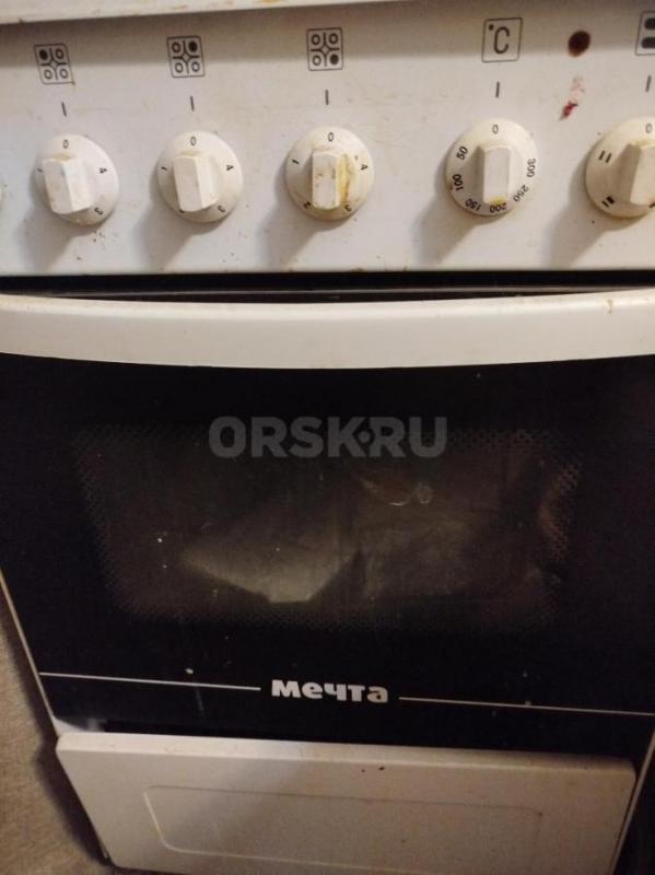 Продам плиту электрическую с духовкой"Мечта",газовую колонку для горячей воды &amp - Орск