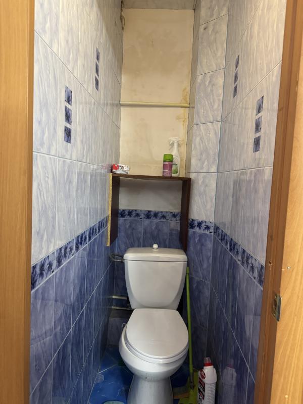 Продаётся двухкомнатная квартира расположена по ул Декабристов, д. 3 на третьем этаже пятиэтажного к - Гай