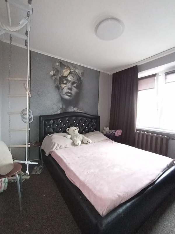 В продаже  3-комнатная квартира улучшенной планировки по адресу:  г. - Новотроицк