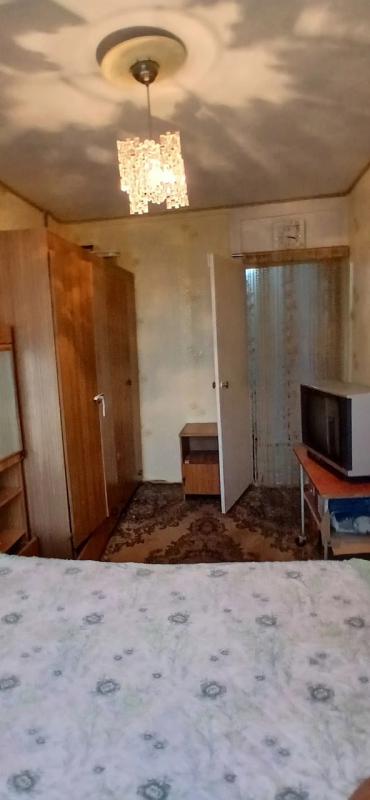 В продаже  2-комнатная квартира на привлекательном этаже с раздельными ходами. - Новотроицк
