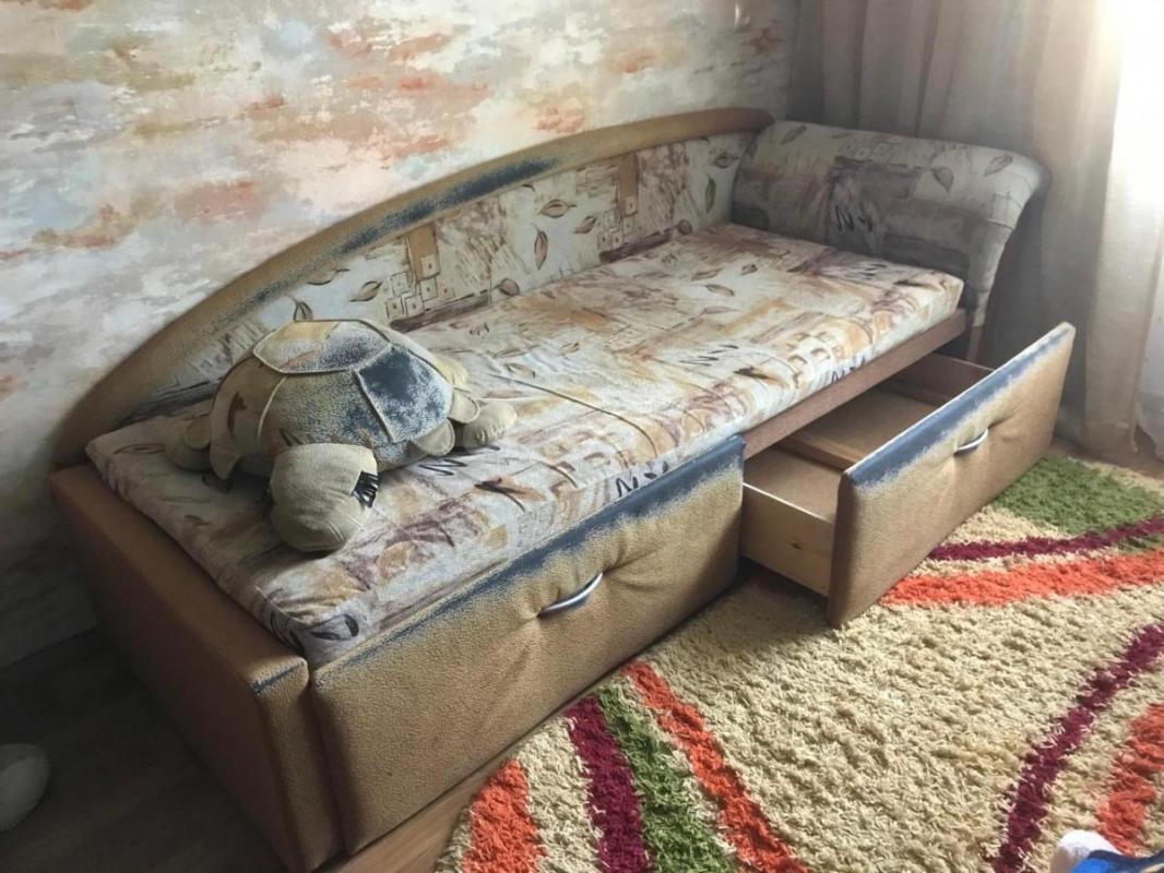 Продается диван - тахта Б/У размер спального места 80 на 190, имеются короба для хранения - Орск