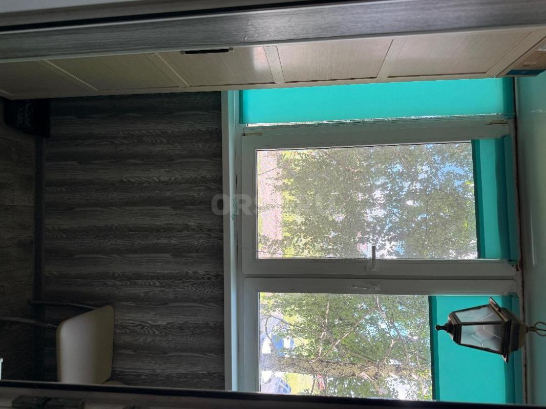 Срочно продается трехкомнатная квартира по адресу г. - Гай