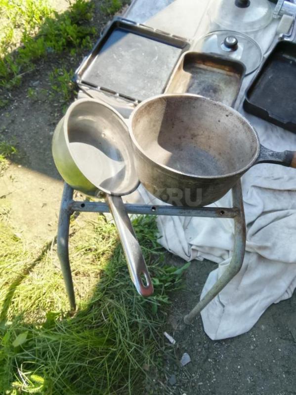 Продам сковородки, мясорубку, закаточные машинки, формы для выпечки, охладитель по договоренности. - Орск