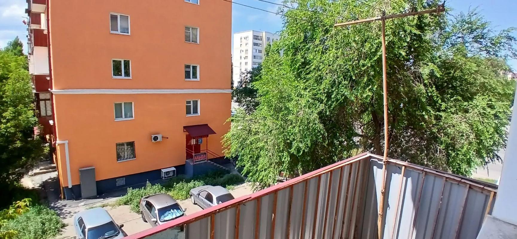 Продается 2-комнатная в очень хорошем районе  квартира по адресу: г. - Новотроицк