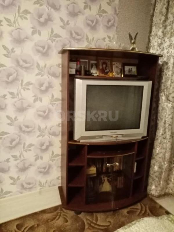 ПРОДАМ ШКАФ-СЕРВАНТ ШИРИНОЙ 2800, ВЫСОТОЙ 2300 ЦВЕТА КАШТАН В ОТЛИЧНОМ СОСТОЯНИИ  за  7000,  ТУМБУ З - Орск