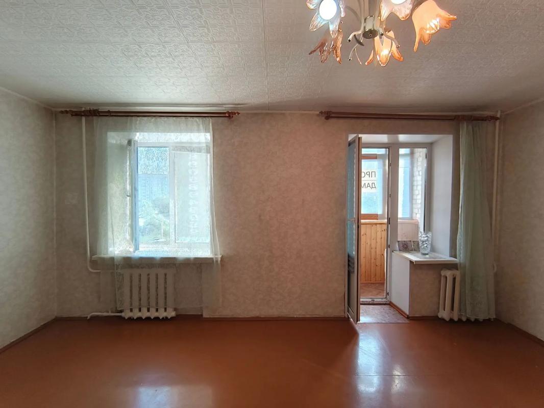 ВНИМАНИЕ, ПРОДАЁТСЯ 1-КОМНАТНАЯ КВАРТИРА, НА 4 ЭТАЖЕ, 9-ти ЭТАЖНОГО, КИРПИЧНОГО ДОМА
- НЕОБЫЧНОЙ ПЛА - Новотроицк