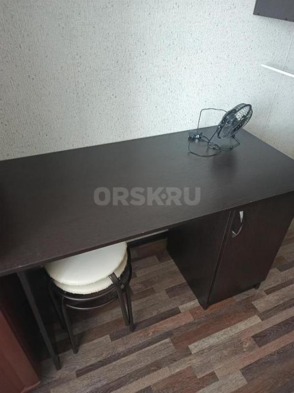 Связи с переездом продам мебель шкаф, кровати 2 шт, комод 2 шт, столы и полки - Орск