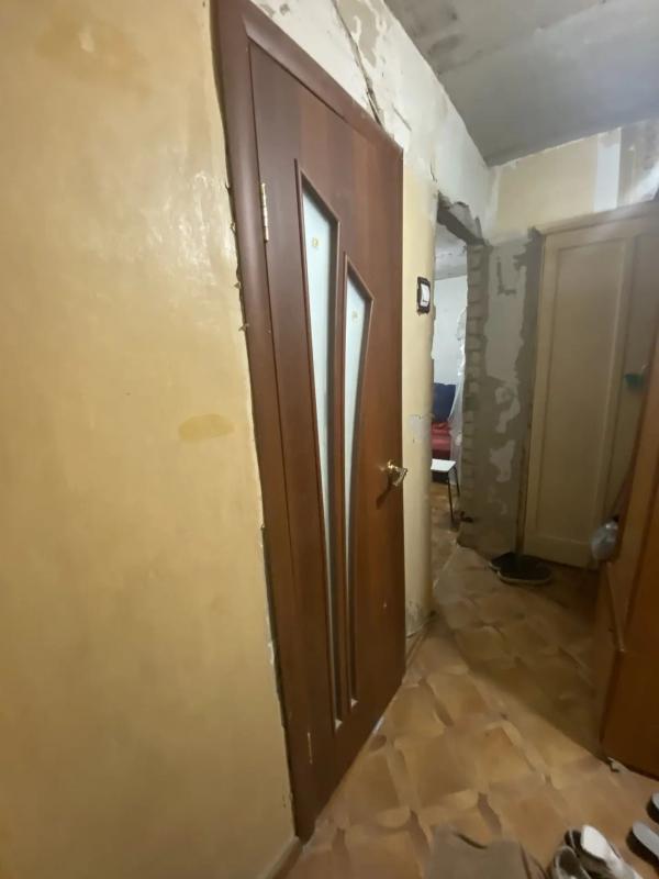 Продается двухкомнатная квартира в самом сердце Новотроицка, расположенная на третьем этаже пятиэтаж - Новотроицк