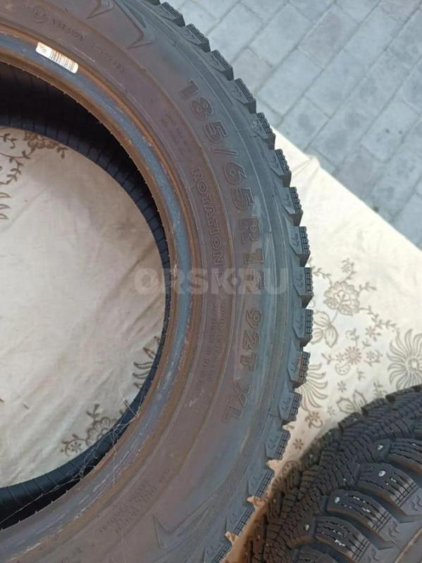 Продам зимнюю ризину Нокиан нордман 5, б/у в отличном состоянии. 185/65R15 - Орск