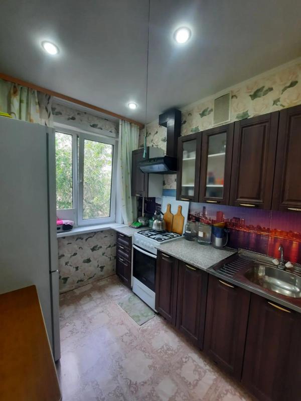🏠 Продаётся 2-комнатная квартира 
📍 Адрес: г. - Новотроицк