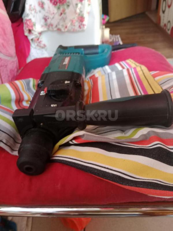 Перфоратор Makita hr2455 Япония 800вт 3 режима работы реверс 8000р,Болгарка Makita hn9565 Оригинал 1 - Орск