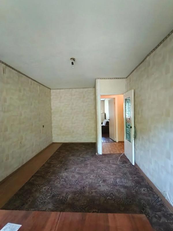 Продаëтся 2-х комнатная квартира, на 1 этаже, 5-ти этажного дома, по адресу:
г. - Новотроицк