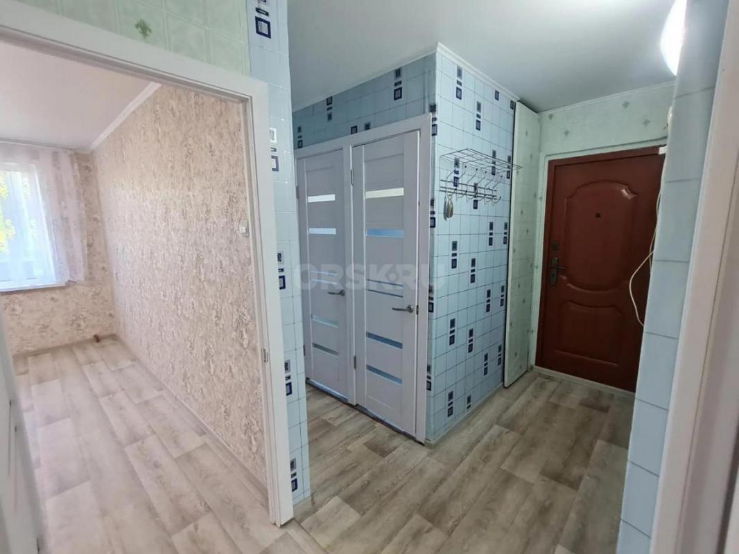 Продается 2-х комнатная квартира по адресу ул. - Орск