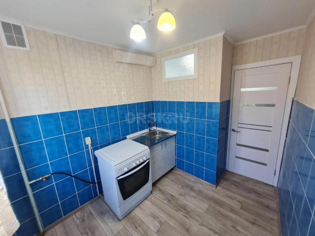 Продается 2-х комнатная квартира по адресу ул. - Орск