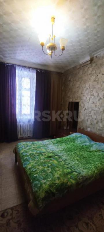 Продам 3-х комнатную квартиру в кирпичном доме на первом этаже по пер. - Орск