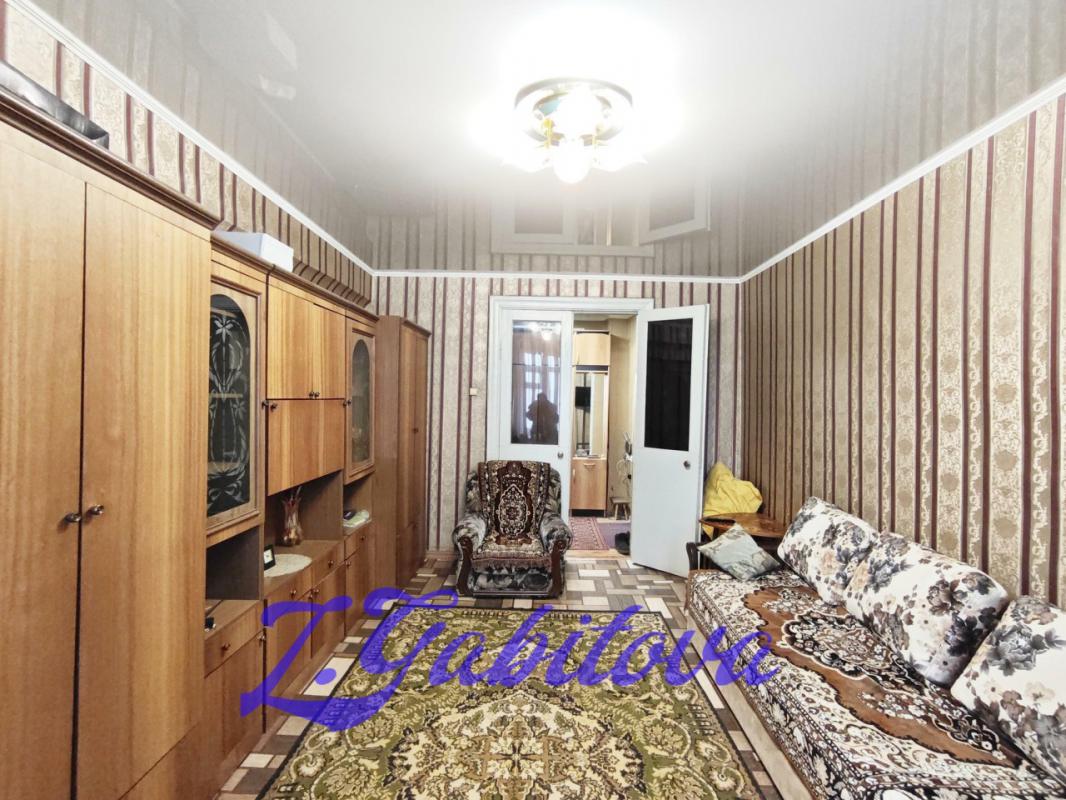 Продам очень просторную двухкомнатную квартиру в &laquo;Сталинке&raquo; в самом центре город - Орск
