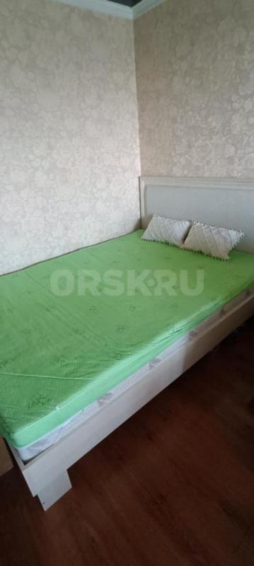 Продам кровать 140 на 200м бу в хорошем состоянии, с артопедическим основанием и ламелями, изголовте - Орск