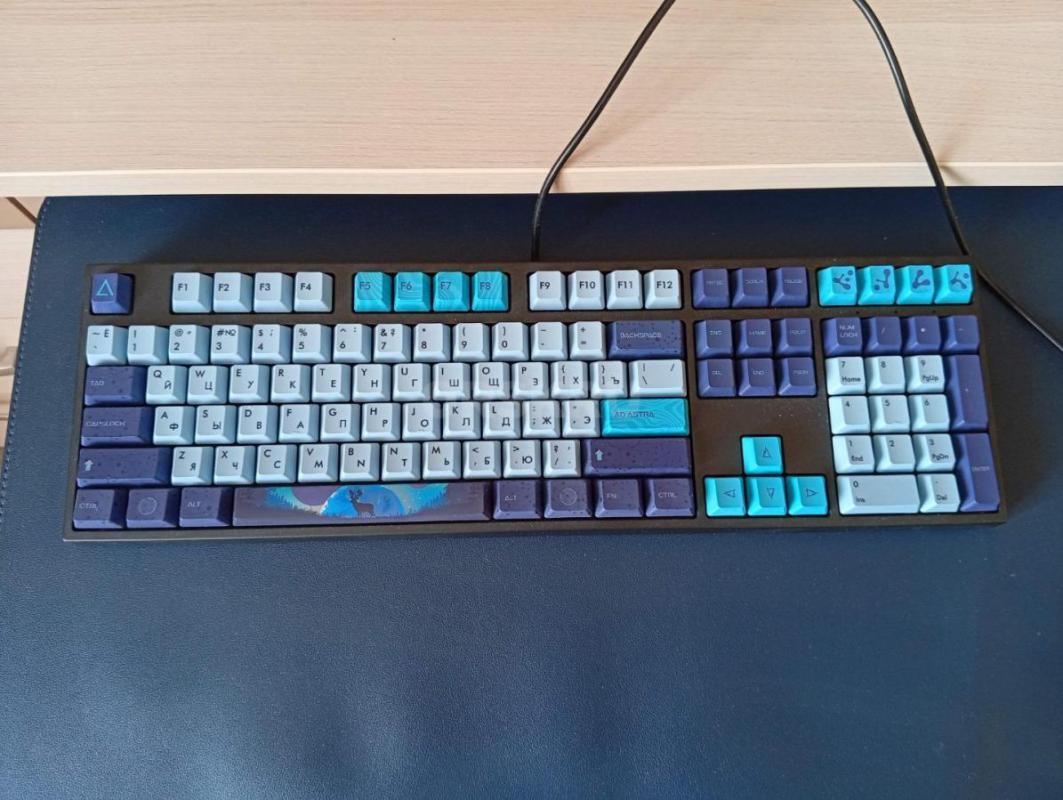 ПРОДАМ :
Клавиатура проводная VARMILO VEA108 Aurora D3 
(внешне - полный аналог модели Varmilo Aur - Новотроицк