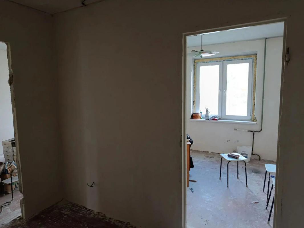 Продается 3х комнатная квартира, на 2/9 этаже, общей площадью 62,7 кв. - Новотроицк