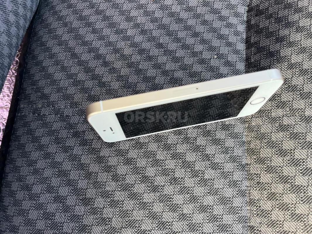 iPhone SE в эксклюзивном состоянии как новый как будто только из коробки достали . - Орск