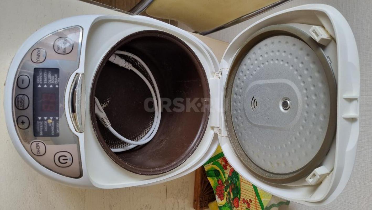 продам мультиварку, всё отлично варит, печет, парит. - Орск